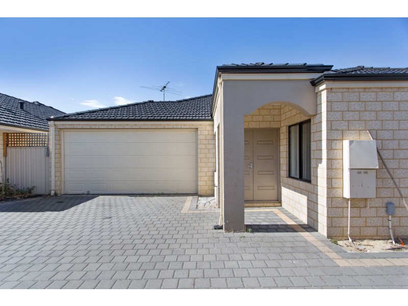 4/11 Bolton Way, Darch WA 6065