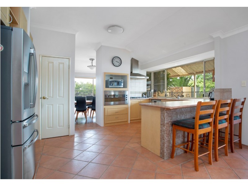 11 Heathfield Drive, Landsdale WA 6065