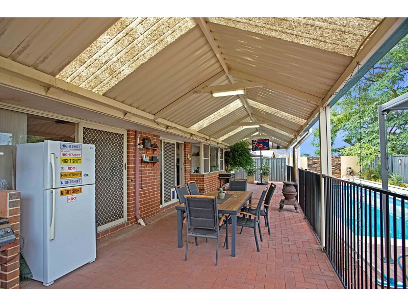 11 Heathfield Drive, Landsdale WA 6065