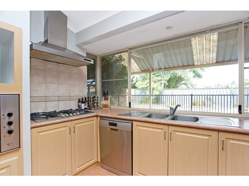 11 Heathfield Drive, Landsdale WA 6065