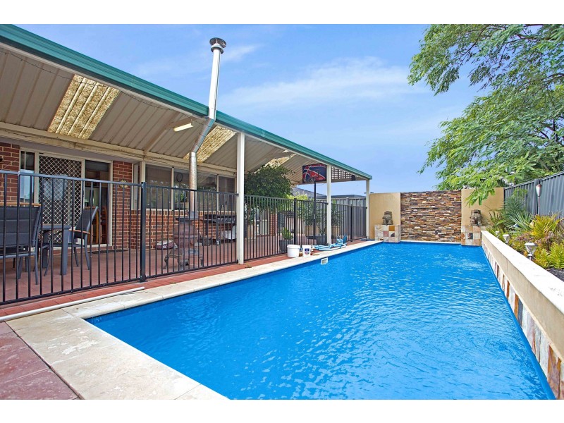 11 Heathfield Drive, Landsdale WA 6065