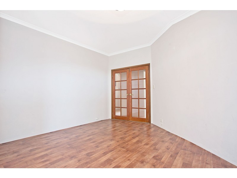 11 Heathfield Drive, Landsdale WA 6065