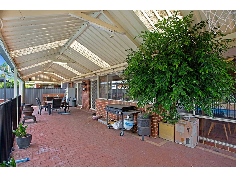 11 Heathfield Drive, Landsdale WA 6065