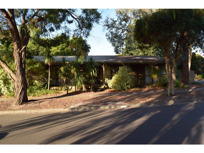 16 Moorhen Crescent, Carrum Downs VIC 3201