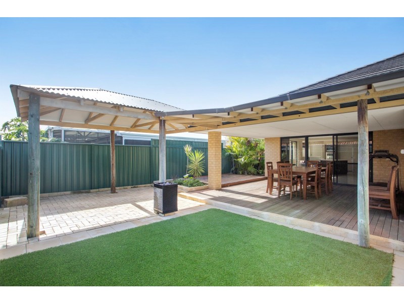 20 James Gilmour Way, Darch WA 6065