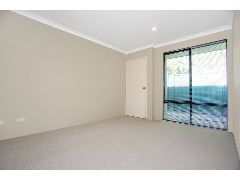 20 James Gilmour Way, Darch WA 6065