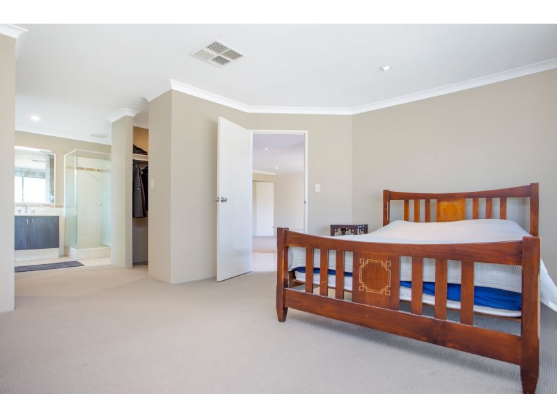 20 James Gilmour Way, Darch WA 6065