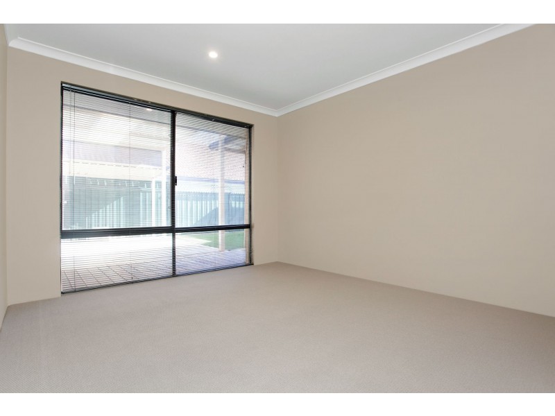 20 James Gilmour Way, Darch WA 6065