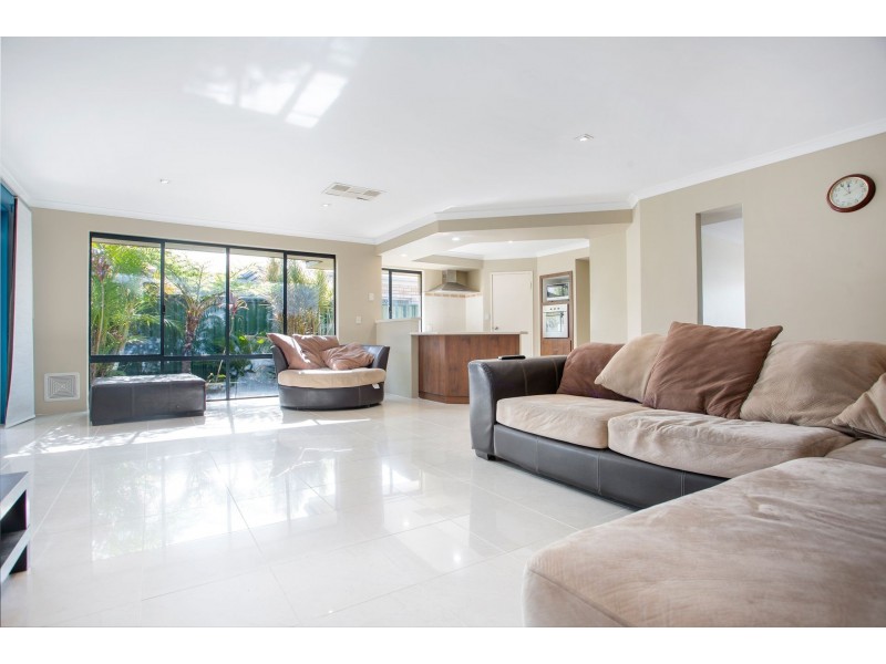 20 James Gilmour Way, Darch WA 6065