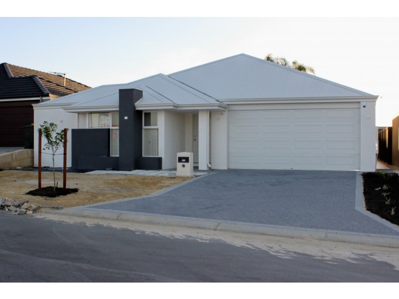 31 Raeside Drive, Landsdale WA 6065