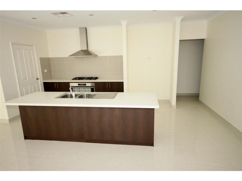 31 Raeside Drive, Landsdale WA 6065