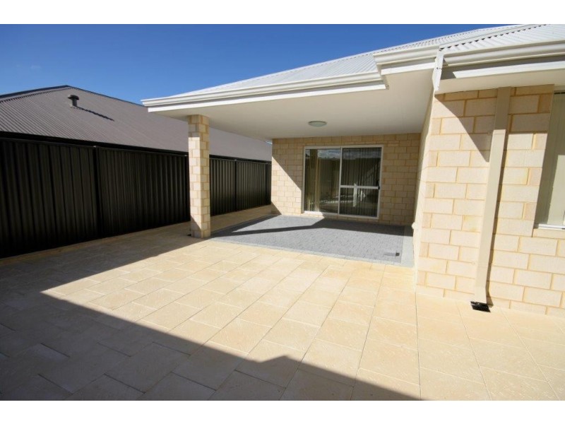 31 Raeside Drive, Landsdale WA 6065