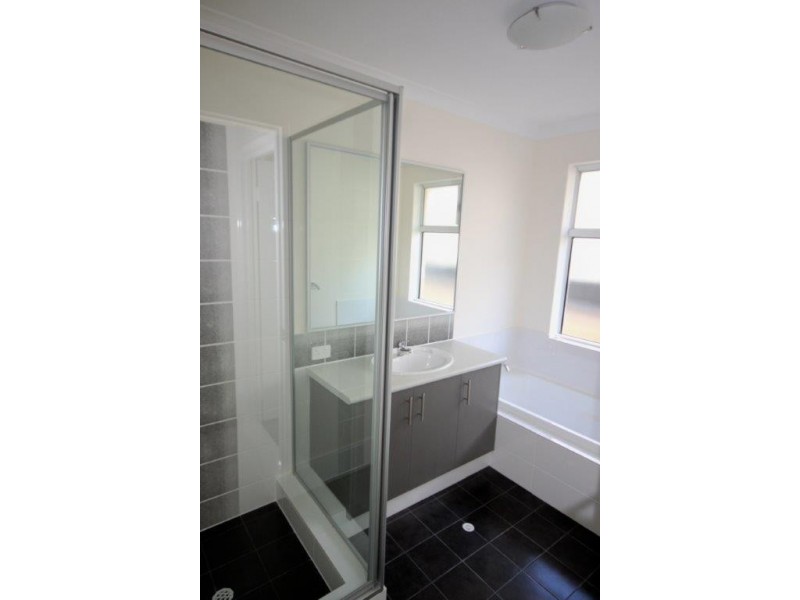 31 Raeside Drive, Landsdale WA 6065