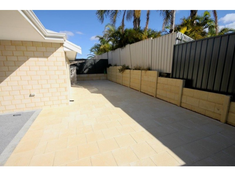 31 Raeside Drive, Landsdale WA 6065