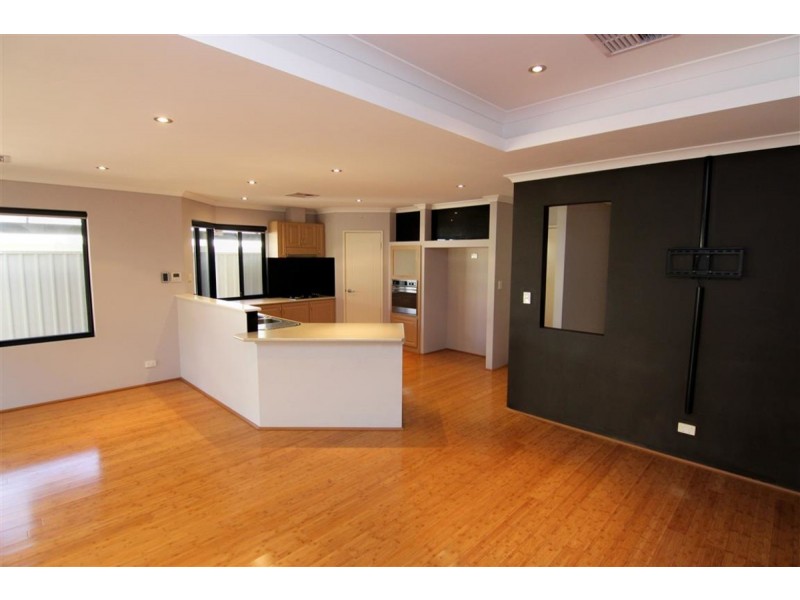 4 Hillsdale Rise, Darch WA 6065