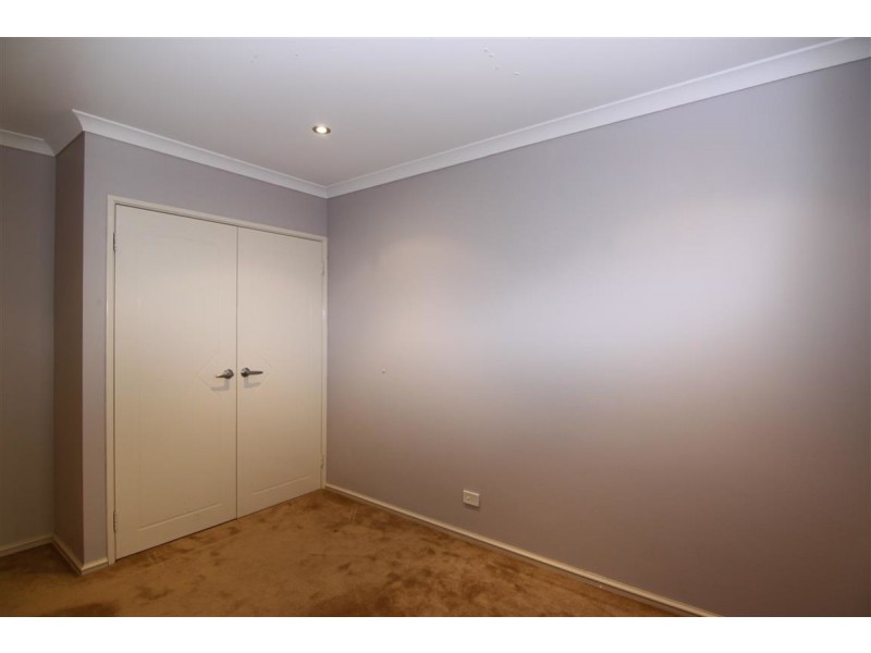 4 Hillsdale Rise, Darch WA 6065