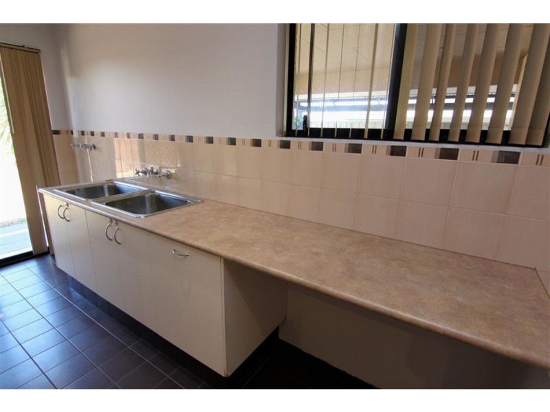 4 Hillsdale Rise, Darch WA 6065