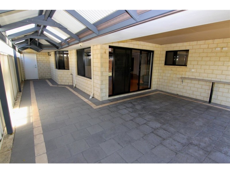 4 Hillsdale Rise, Darch WA 6065