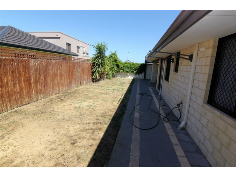 4 Hillsdale Rise, Darch WA 6065