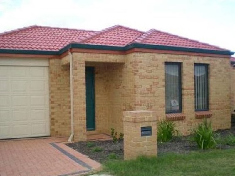 1/11 Priest Road, Landsdale WA 6065