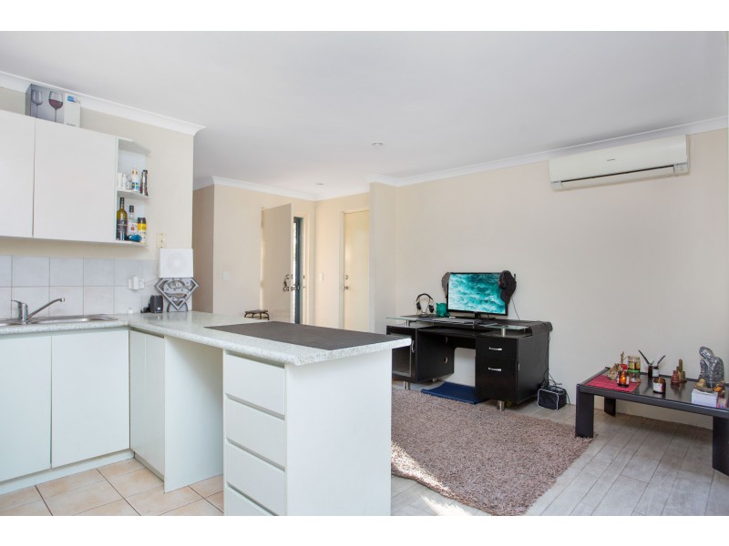 1/11 Priest Road, Landsdale WA 6065