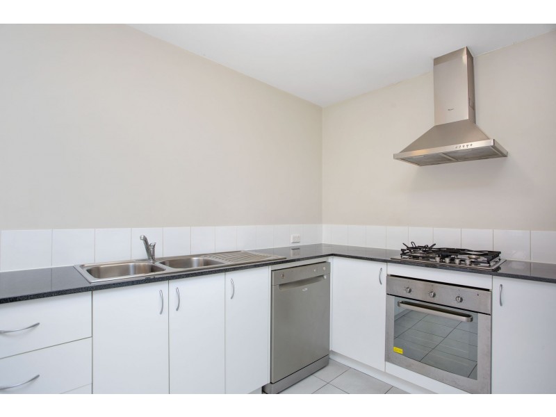 4/2 Marathon Loop, Madeley WA 6065