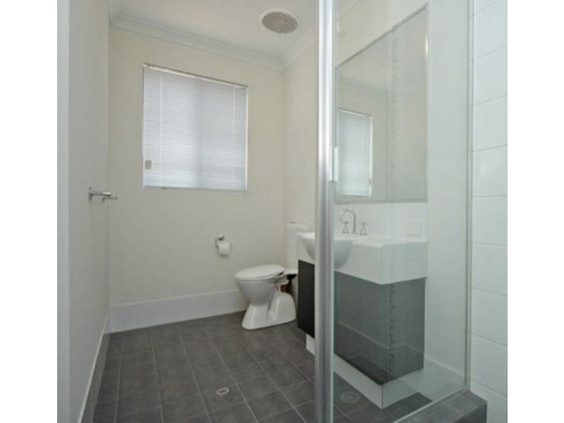 4/2 Marathon Loop, Madeley WA 6065