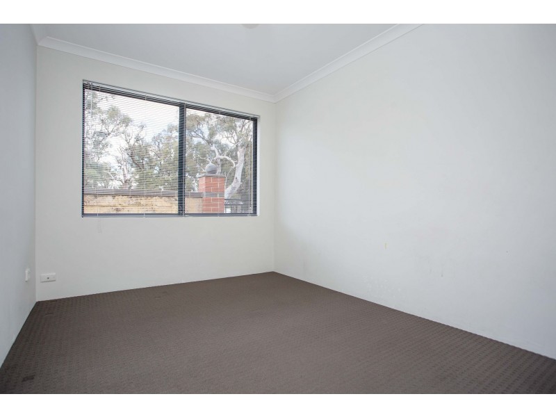 4/2 Marathon Loop, Madeley WA 6065
