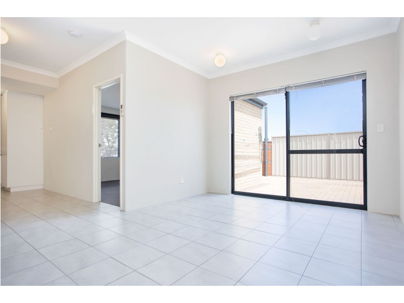 4/2 Marathon Loop, Madeley WA 6065