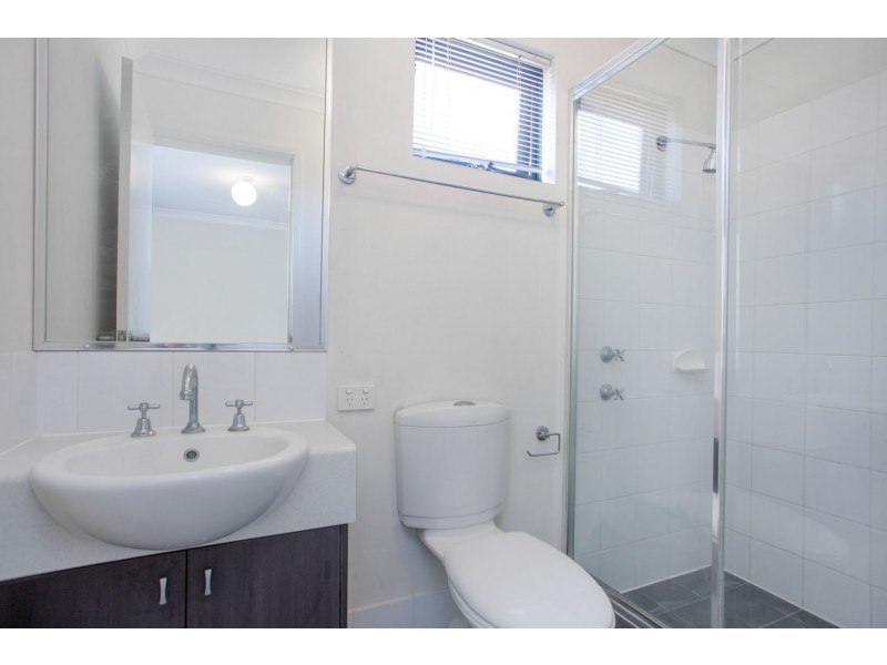 4/2 Marathon Loop, Madeley WA 6065