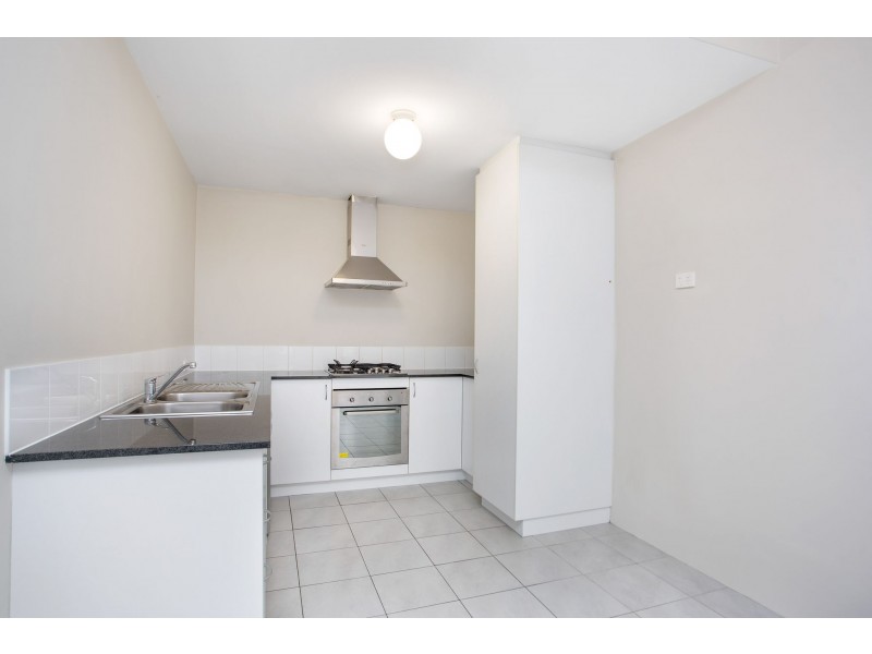 4/2 Marathon Loop, Madeley WA 6065