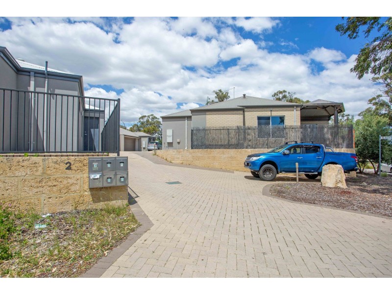 4/2 Marathon Loop, Madeley WA 6065