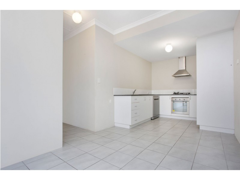 4/2 Marathon Loop, Madeley WA 6065