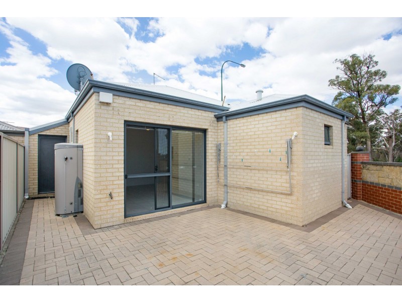 4/2 Marathon Loop, Madeley WA 6065