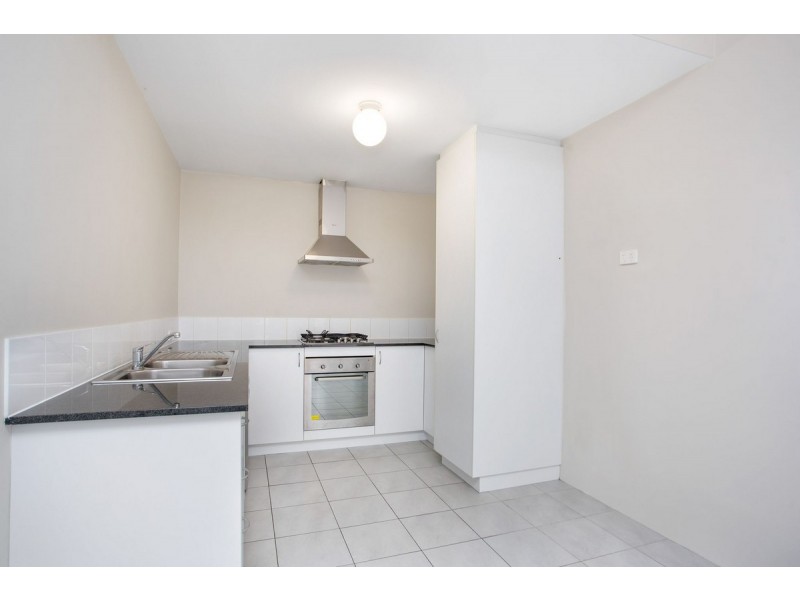 4/2 Marathon Loop, Madeley WA 6065
