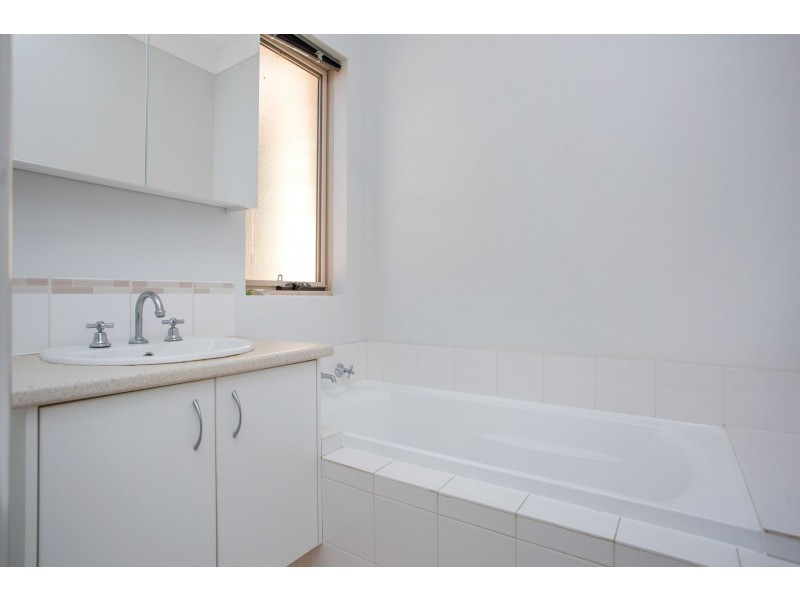 B/5 Pando Cres., Landsdale WA 6065