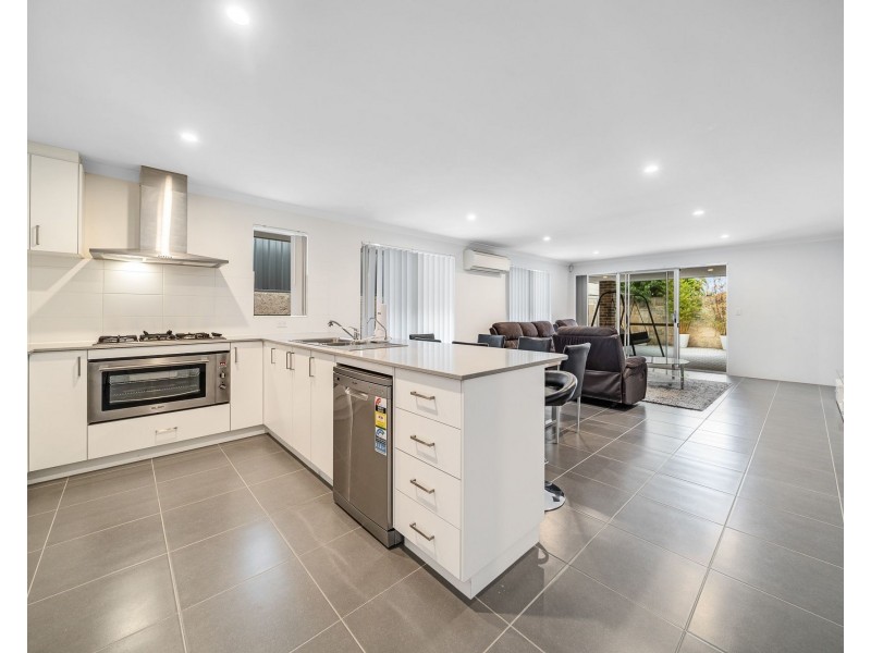 40 Trentham Rd., Landsdale WA 6065