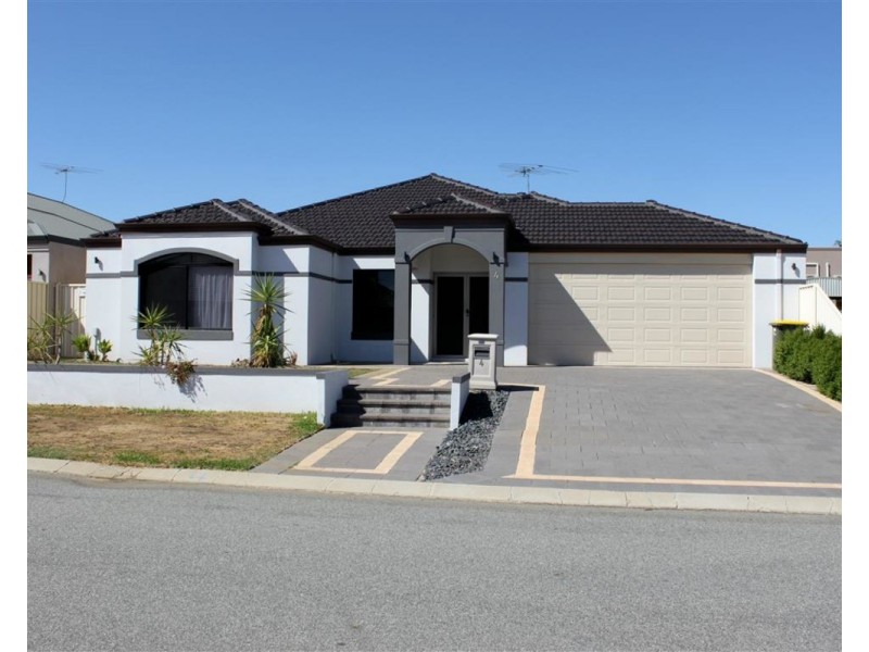 4 Hillsdale Rise, Darch WA 6065
