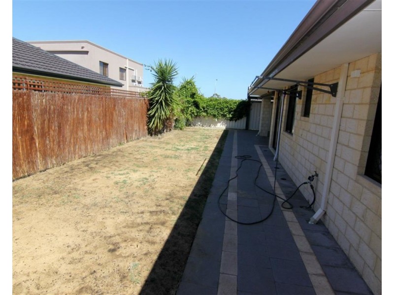 4 Hillsdale Rise, Darch WA 6065