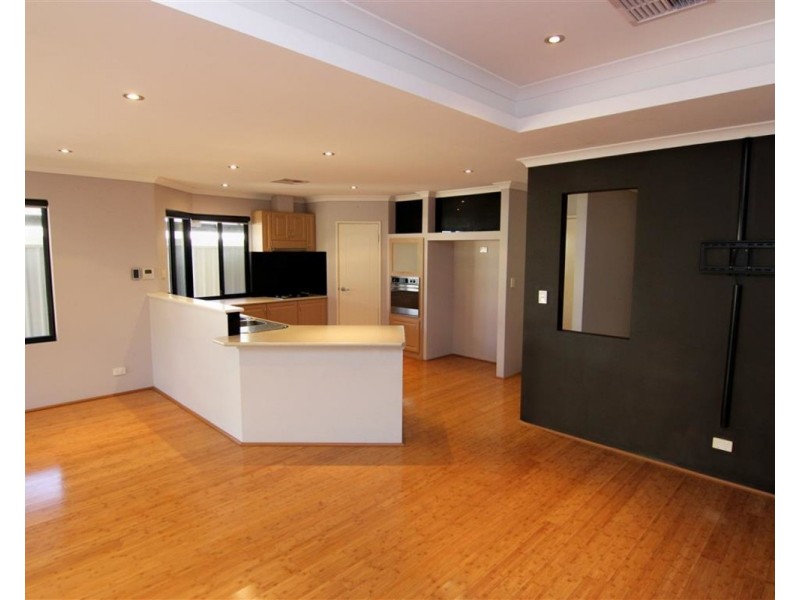 4 Hillsdale Rise, Darch WA 6065