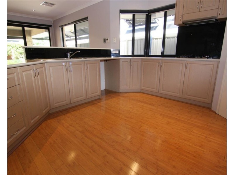 4 Hillsdale Rise, Darch WA 6065