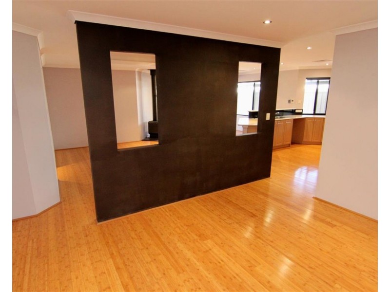 4 Hillsdale Rise, Darch WA 6065