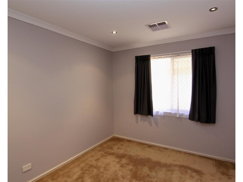 4 Hillsdale Rise, Darch WA 6065