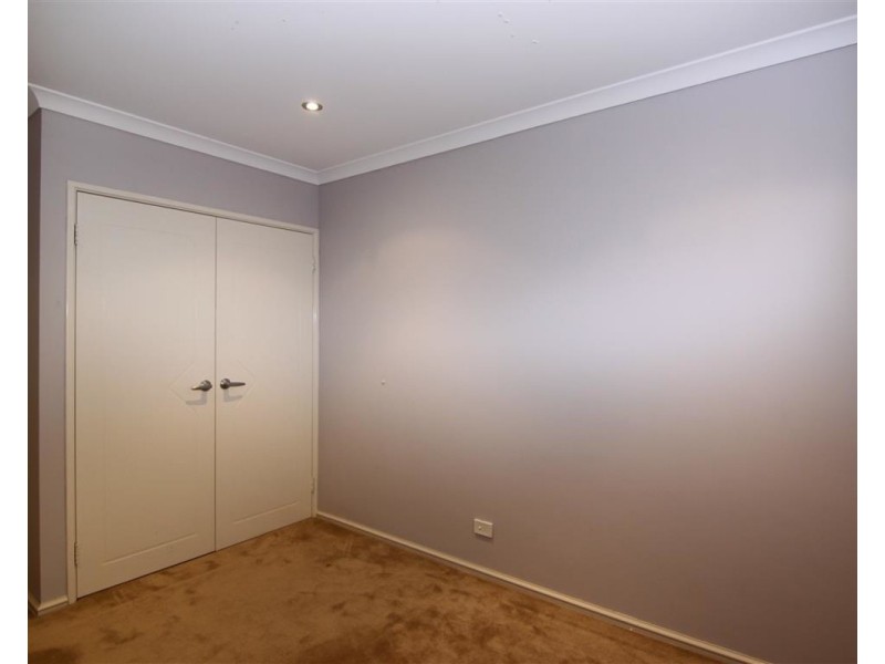 4 Hillsdale Rise, Darch WA 6065