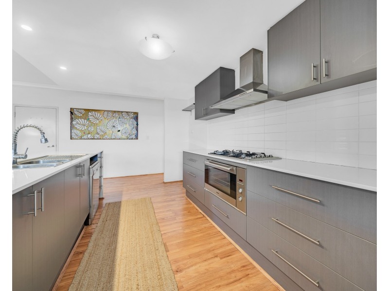 A/18 Abercorn Road, Forrestfield WA 6058