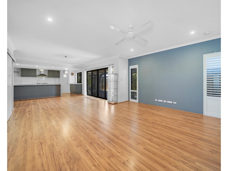 A/18 Abercorn Road, Forrestfield WA 6058