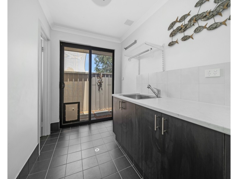 A/18 Abercorn Road, Forrestfield WA 6058