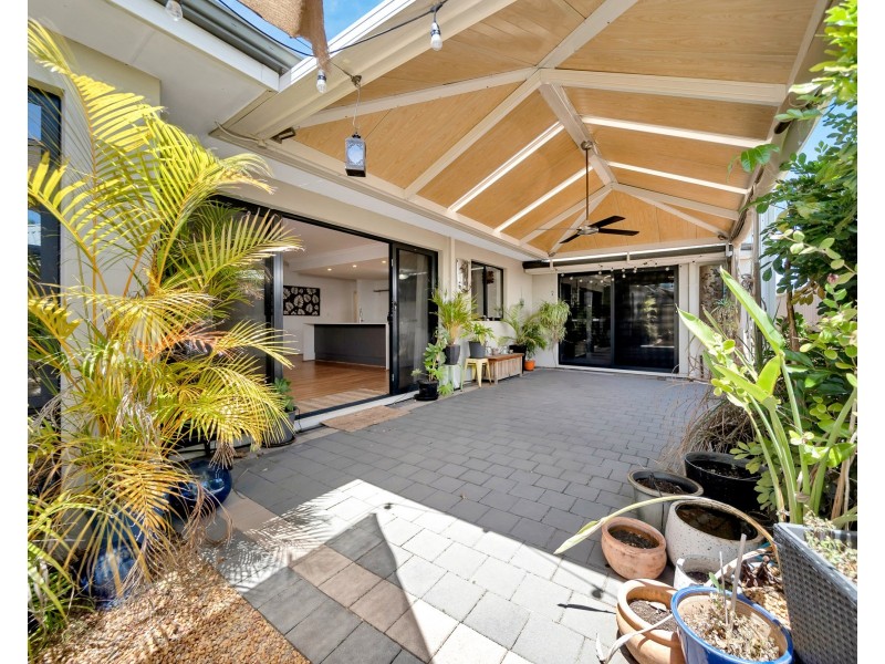 A/18 Abercorn Road, Forrestfield WA 6058