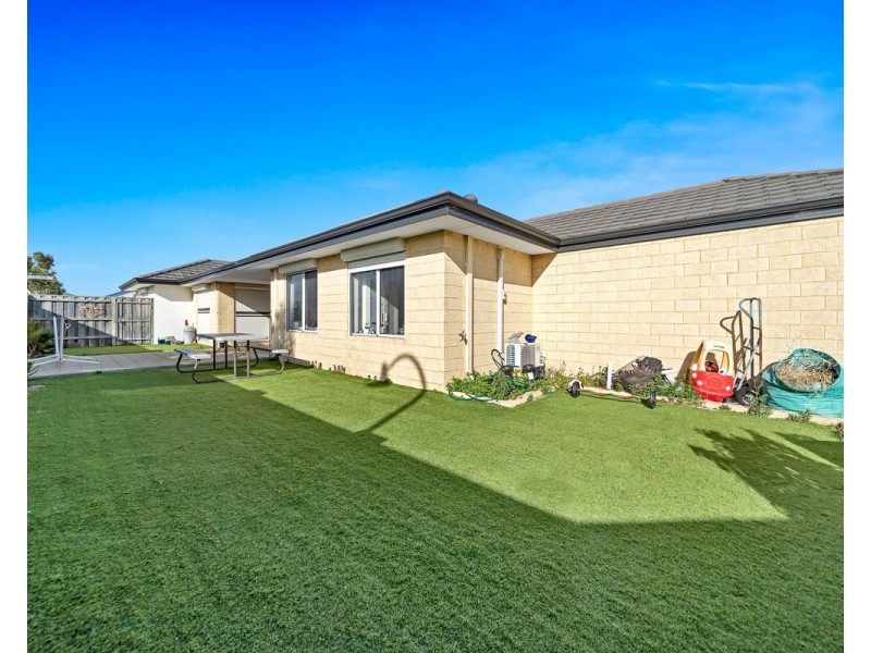 29 Interlaken Loop, Ellenbrook WA 6069