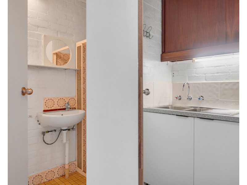 8/24 Thoroughgood Street, Burswood WA 6100